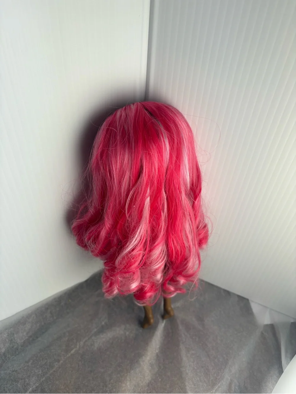 Rainbow High Doll Pink Hair / Silver Dress MGA 2020